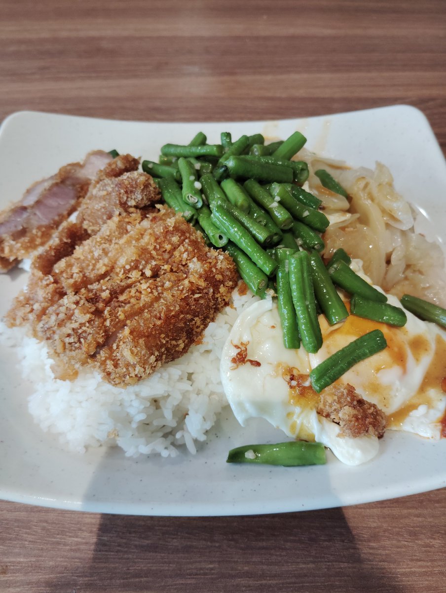 K6796now's tweet photo. 昨夜の飯は海南風カレーライス。 https://t.co/F8JGBaFgv0