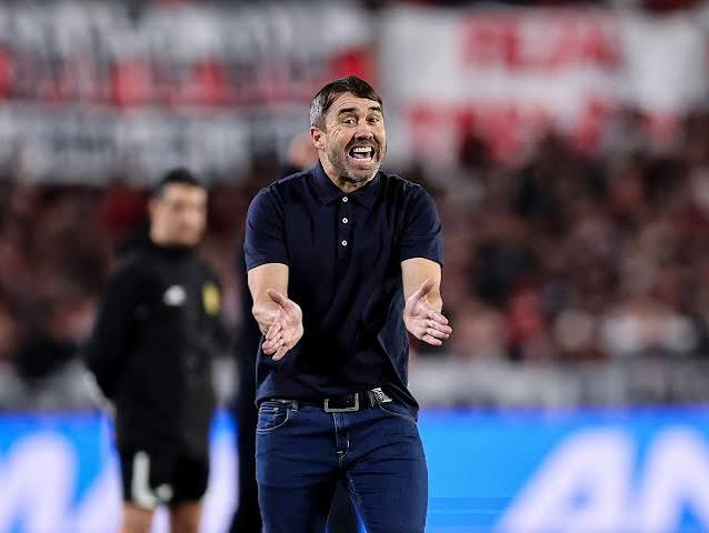 RiverPesmivida's tweet photo. Este HDP, no puede ser mas dt de River. 
Dejo a Beltran afuera para llevar al CONOandante de Borre.

COUDET ES BOSTERO, ECHENLO A LA MIERDA. https://t.co/L1GEW2iHCy