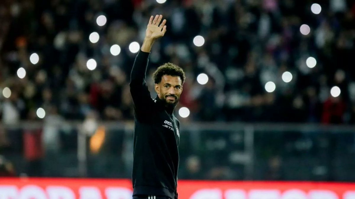 HayArqueros's tweet photo. Dato random: apenas se anunció el fichaje, Colo Colo ya sumó más de 70 mil seguidores nuevos en IG. Un crack especial #HayArqueros https://t.co/hvzTI20PiO
