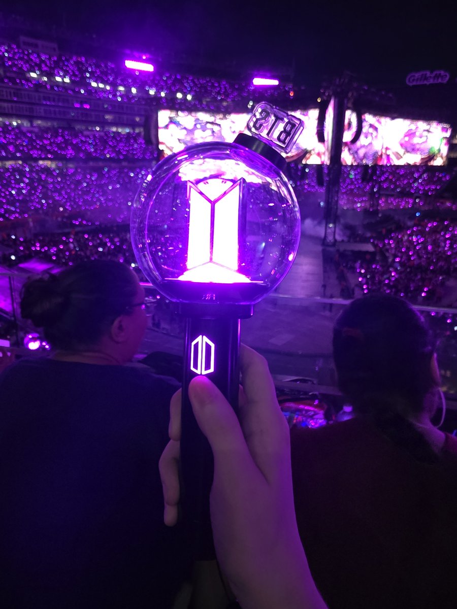 666tae666's tweet photo. foxborough day one, thank you for everything 💜 https://t.co/dpMWbaJ2xd
