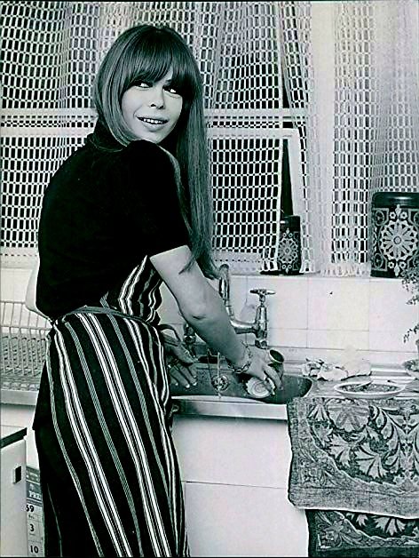 CarolinePo75107's tweet photo. Good Morning lovelies!
๐๐.
#PennySpencer
#PleaseSir https://t.co/ft16TcLQ5p