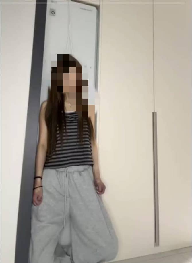 Emilynipples's tweet photo. 网友投稿：日本女网红Mina自杀过程被完整直播！
看完整视频地址：https://t.co/LgxmfQppnu
狼友投稿交流群：https://t.co/Z6ItCbWKxM
 #真实黑料投稿 #前女友爆料 #酒店偷拍视频 #路人实拍投稿 #情侣分手黑料 #绿帽淫妻 #明星偷拍 #みな #ミナ #MINA https://t.co/UGgVJuH3ca
