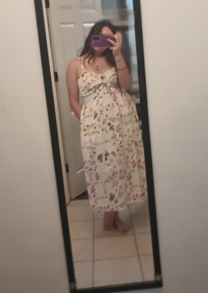 uselesslvt's tweet photo. wanna rip it off and see whats underneath 🤭
(tell me i look pretty in my new dress)
#nsfwtwt #horny #dmdickpics https://t.co/qZKBKBIIlT