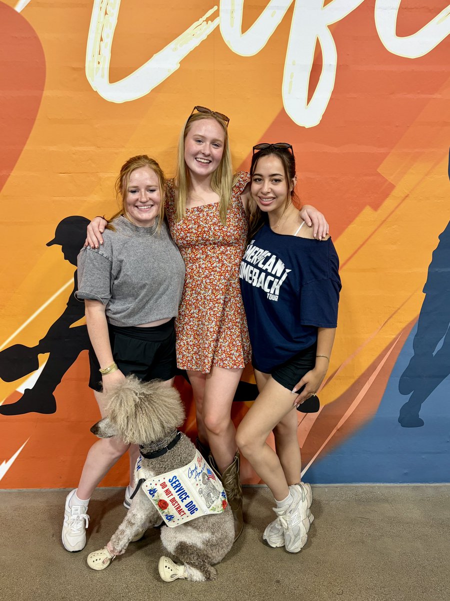 havanajdavison's tweet photo. Day 3!!! 🇺🇸

No better team to be a part of than Team America! 

What's more Nashville than pickle ball in cowboy boots anyway 🤠 https://t.co/I2zjbFuY8L