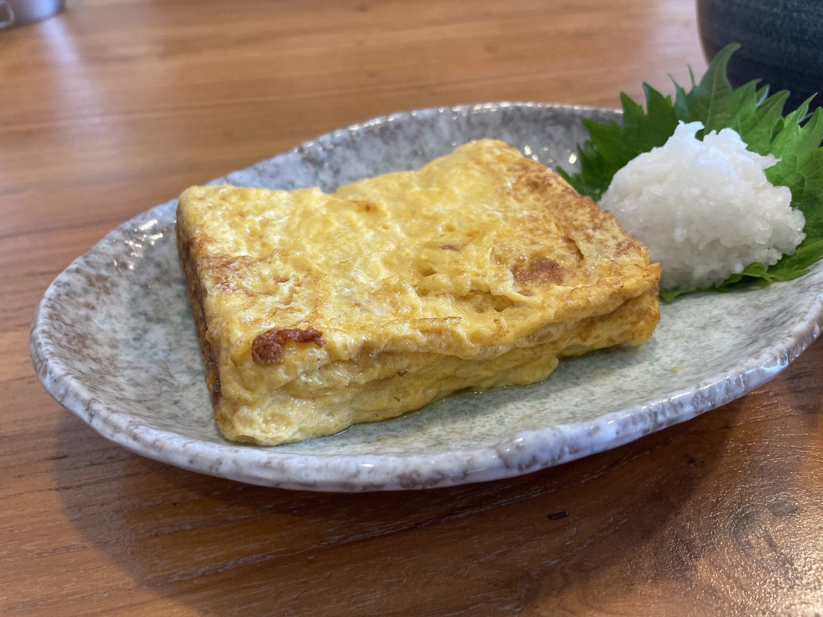 ainoue3141's tweet photo. だし巻き玉子🧑‍🍳
🥚×3、出汁90m l
黄色いぷるぷるには仕上がらず、玉子焼き感がまだまだ。温度むずいわー https://t.co/Vl4jpJct3K