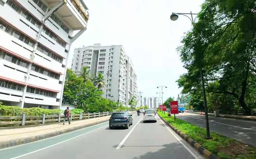 InfraholicR's tweet photo. Some basic thing can make cities look so great.

a footpath, some greenery and no waste lying around https://t.co/4ob36ZSqT6