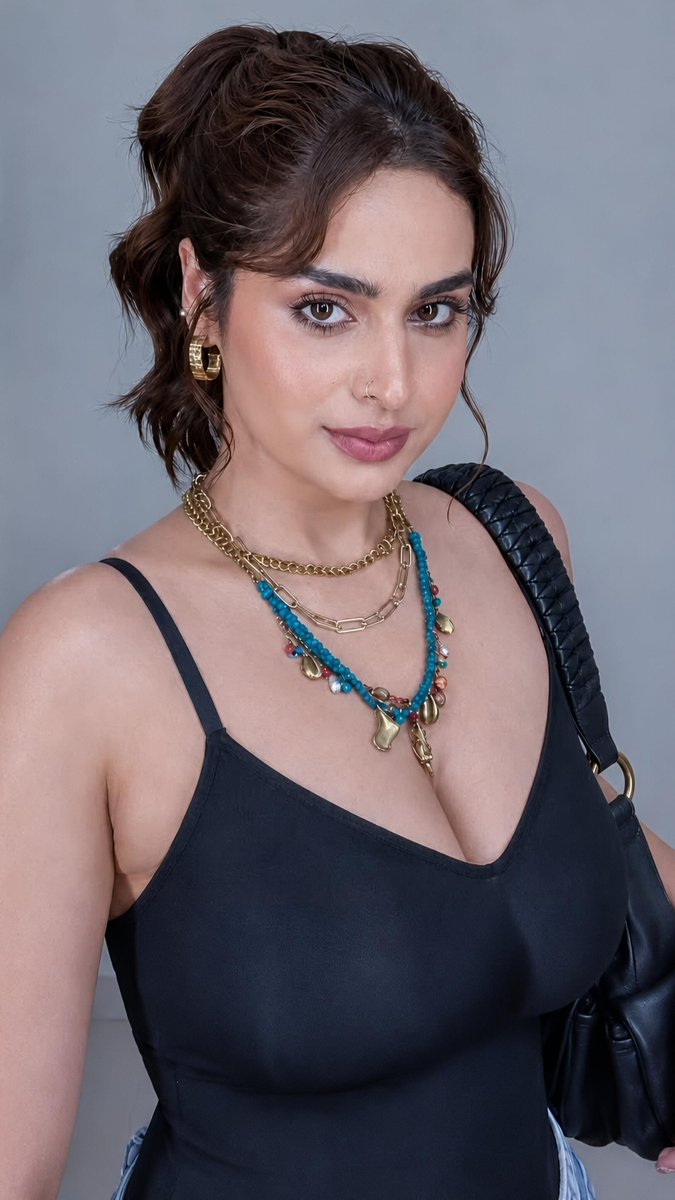 ab_admirer_1's tweet photo. Ohhh... Mmyyy... Goddd...! 😲🤩
Ayesha Khan, They are freaking hOOgeeeee.... 🤤
#Ayesha #AyeshaKhan #AyeshaHot #AyeshaKhanHot https://t.co/PxF3yxANnU