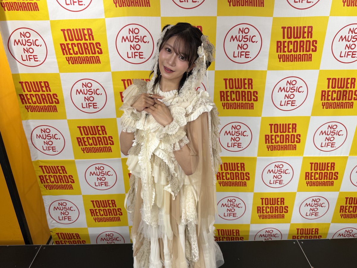 TOWER_Yokohama's tweet photo. 【＃星名美怜】

昨日は、
1stシングル「ひかりあと」発売記念リリースイベント
発売日にお越しいただきありがとうございました‼

イベント終了後にお写真いただきました📸

⭐️次回リリースイベント＜8/23(日)＞
次回もお待ちしてます😍

⭐️8/17(月)まで、パネル展開催中！
🔗https://t.co/SXVxtogwUz https://t.co/ykSl4B6Ndf