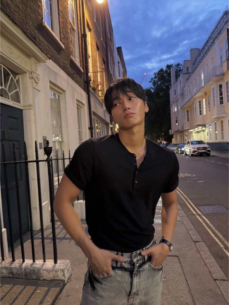 UniPeregrinus's tweet photo. ⠀⠀⠀⠀ ˖ᯓ Choi San
⠀⠀⠀⠀⠀ ⊹ @Sexhotsan 

⠀⠀⠀𝐈dade : 23
⠀⠀⠀𝐂urso: Medicina
⠀⠀⠀𝐏eríodo : Veterano
⠀⠀⠀𝐅raternidade : Harpias
⠀⠀⠀𝐌atrícula : Pagante
⠀⠀⠀ ⠀ https://t.co/lz6WrtZVzi