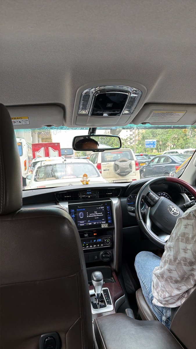 cbmurali's tweet photo. This is an everyday feature now ahead of the RCF circle on the Eastern Express Highway in Mumbai. Wholly man- made and completely mismanaged by the traffic police. While they have the option to open up additional lanes they don’t and play hookey everyday. https://t.co/suChyUWYGa