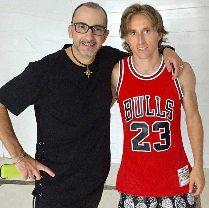 tobiimckenzie's tweet photo. SU CINTURA?????? luka that body of yours is absurd https://t.co/mtCllZD4Sx