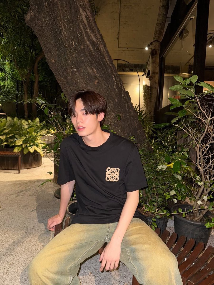 ilypippor's tweet photo. พี่ป๋อเสื้อดำ ผมไม่เซ็ต แอคกึง ผมใจละลายเลยว่ะ https://t.co/eDPS2DdVdS