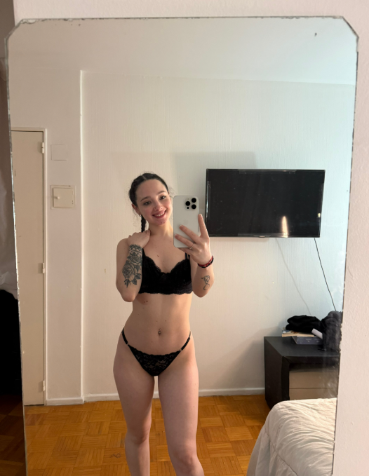 Candelaa_xo's tweet photo. Let's have a Face Time session and sexting session now #esex #horny #nsfwtwt #nsfwtwt #nolimit https://t.co/g1BhUKRKrs
