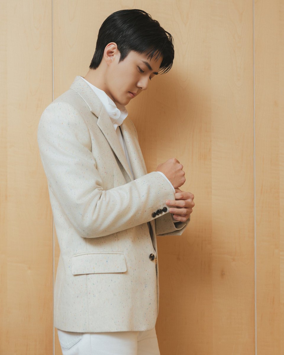 mintmag_th's tweet photo. ควันหลงความหล่อ! ส่งภาพ #SEHUN กับโมเมนต์ Get Ready ก่อนที่จะมาร่วมงาน Dior Boutique Siam Paragon Opening หลังเจ้าตัวบินลัดฟ้ามาไทย ช่วงวันที่ 22 กรกฎาคมที่ผ่านมา บอกเลยว่าหล่อทุกขณะ💚

SEHUN DIOR SIAM PARAGON
#DiorSiamParagonxSehun
#SEHUNxDIOR 
#SEHUNxDiorTH 
#Dior 
#MintNews https://t.co/UnYhy9OIqV