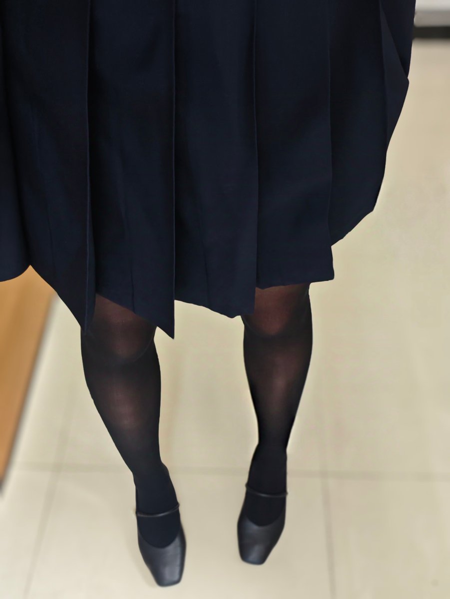 Jenn1eLynn's tweet photo. 绀裙好文明🥺
为啥没流量呢...
#jk #jk制服 #女大 https://t.co/RPpwWI4CHt