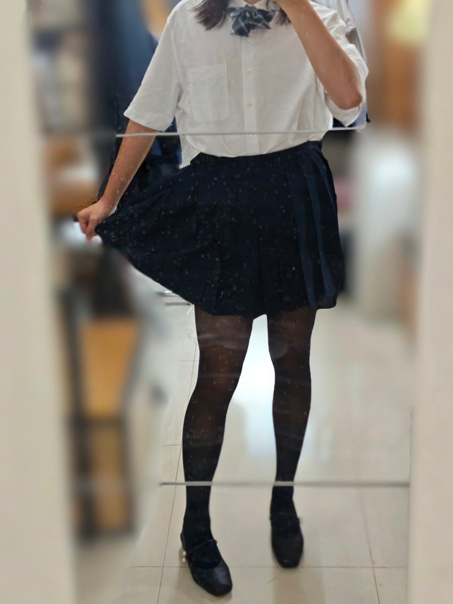 Jenn1eLynn's tweet photo. 绀裙好文明🥺
为啥没流量呢...
#jk #jk制服 #女大 https://t.co/RPpwWI4CHt