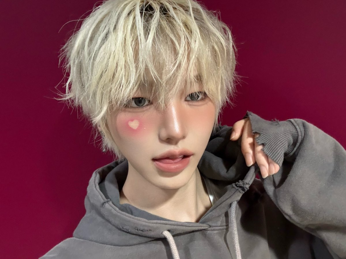idntt_cosmo's tweet photo. lovestruck

#idntt #아이덴티티
#unevermet #이재영 #leejaeyoung https://t.co/Klrv9rgn1K