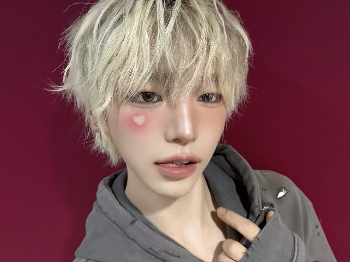 idntt_cosmo's tweet photo. lovestruck

#idntt #아이덴티티
#unevermet #이재영 #leejaeyoung https://t.co/Klrv9rgn1K