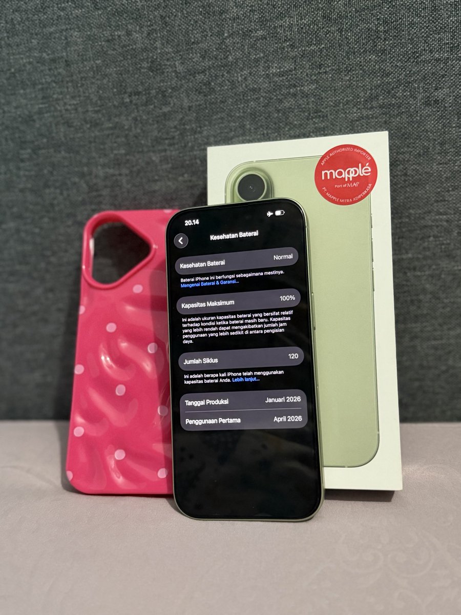 andinapr's tweet photo. WTS iPhone 17 Basic Sage 256 GB Digimap garansi ON April 2027.
💰 15.9 juta kalo ga nego bonus adaptor ori Apple. Fullset, lokasi Ciputat. https://t.co/jCaGxl6lnP
