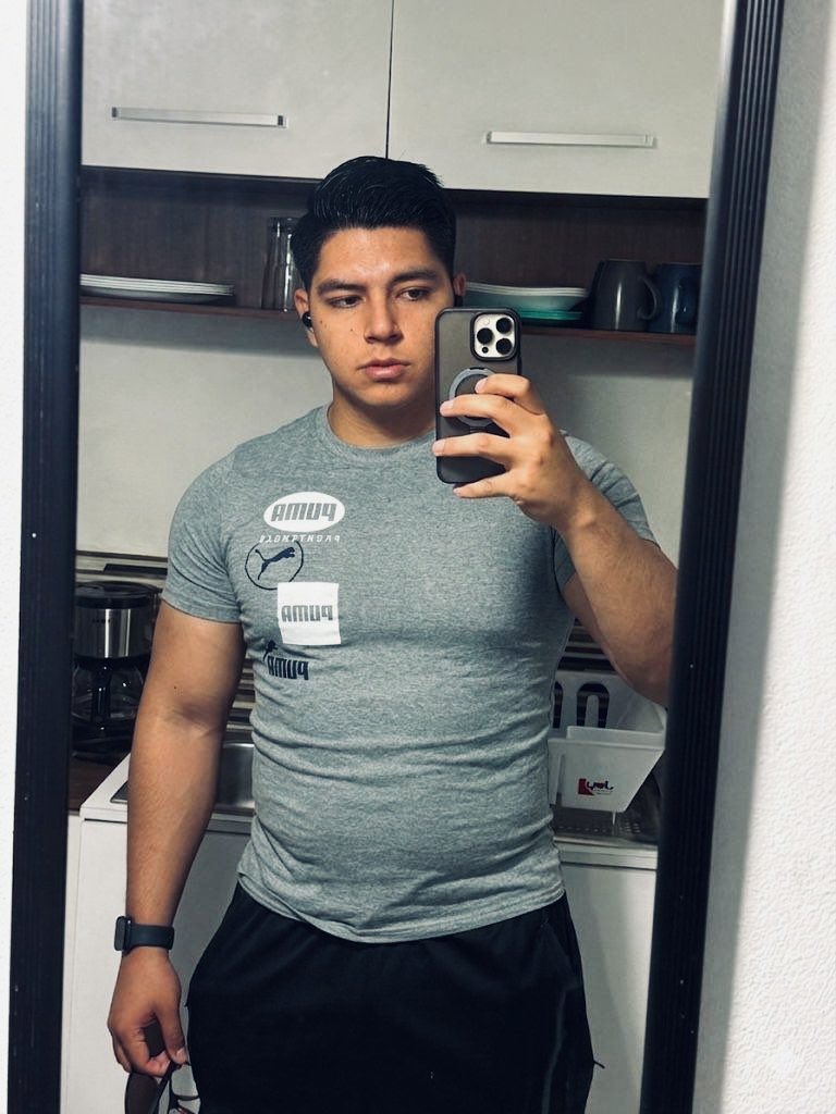 CRONOSVF_3000's tweet photo. #gym #food #pic ya hace sueño…. https://t.co/Uac9NfBIl8