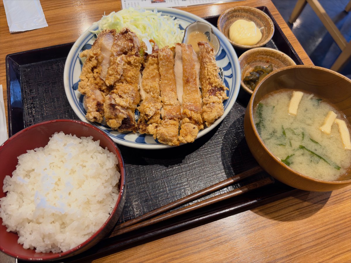 autumn_pickup's tweet photo. 普通盛りデカすぎ https://t.co/cbvXFvHizT
