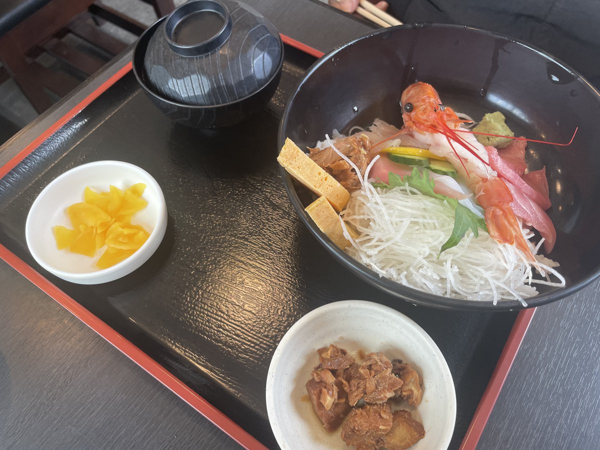 KentarowY's tweet photo. 三崎のマグロ食べてきた
🐟🐟🐟🐟🐟🐟🐟🍣 https://t.co/jSnAlch3h8