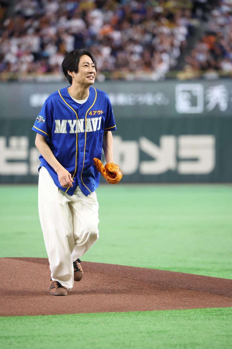 mynavi_PR's tweet photo. ／
🎈Pickup🎈
#マイナビオールスターゲーム2026
第1戦『ファーストピッチ』
＼
 
マイナビイメージキャラクターの #相葉雅紀 さんに、ファーストピッチを務めていただきました⚾️✨
 
#映画4アウト https://t.co/gZEjQQ1eh8
