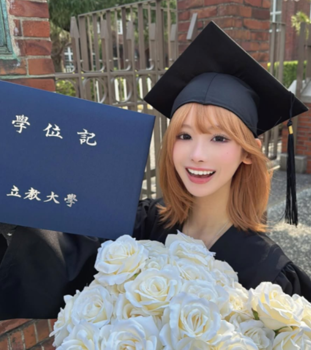 PopEmpirex's tweet photo. Mina is confirmed to have passed away after attempting to suicide live on stream.

The Seoul Yongsan Police Station is 'investigating the exact cause of death' and the 'circumstances surrounding the incident'.

(https://t.co/eRBwryWCgz) https://t.co/rldbVTBWiM