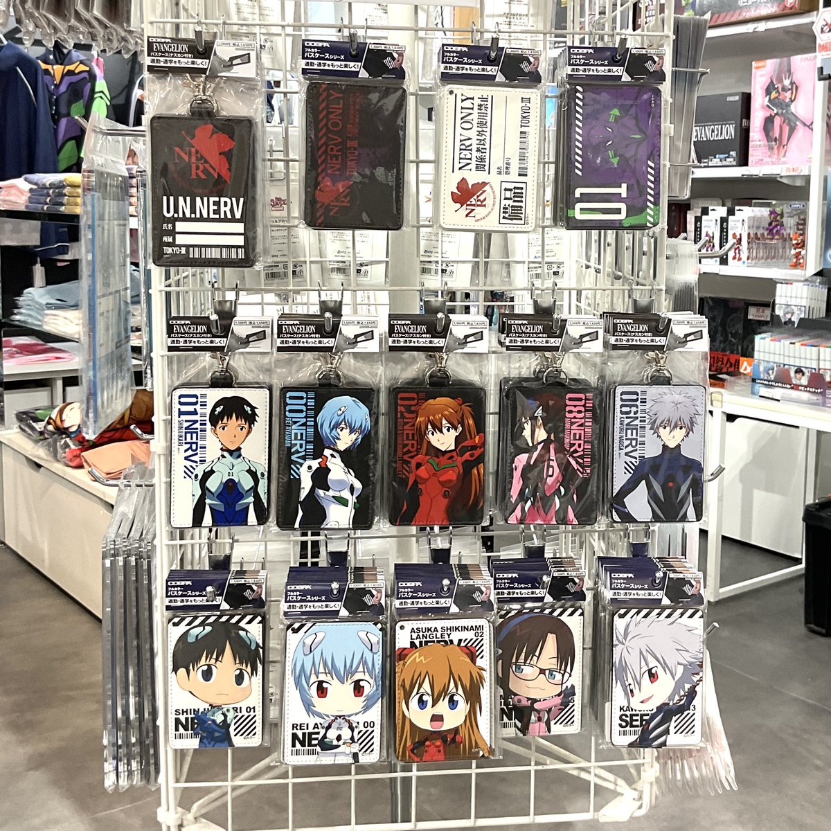 eva_store's tweet photo. 【TOKYO-01(池袋)】《再入荷》
COSPAより「フルカラーパスケース」各種が入荷しました✨

高精細フルカラープリントが施されたパスケースが勢揃い！
日々の通勤、通学などにいかがでしょうか♪

オンラインストアはこちらから⬇️
https://t.co/pMxyqcylvN

#エヴァストア https://t.co/T988mAqIV5