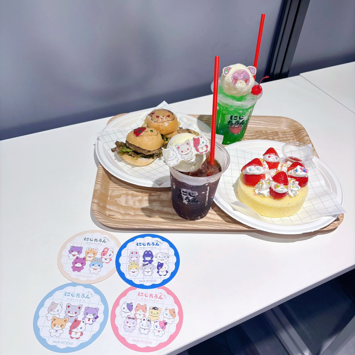 rlq7x_'s tweet photo. にじたうんカフェに行ってきた日＞ᵕ＜🎵💕
#にじたうんカフェ #ぬいストアとらべる https://t.co/WO25MAsd20
