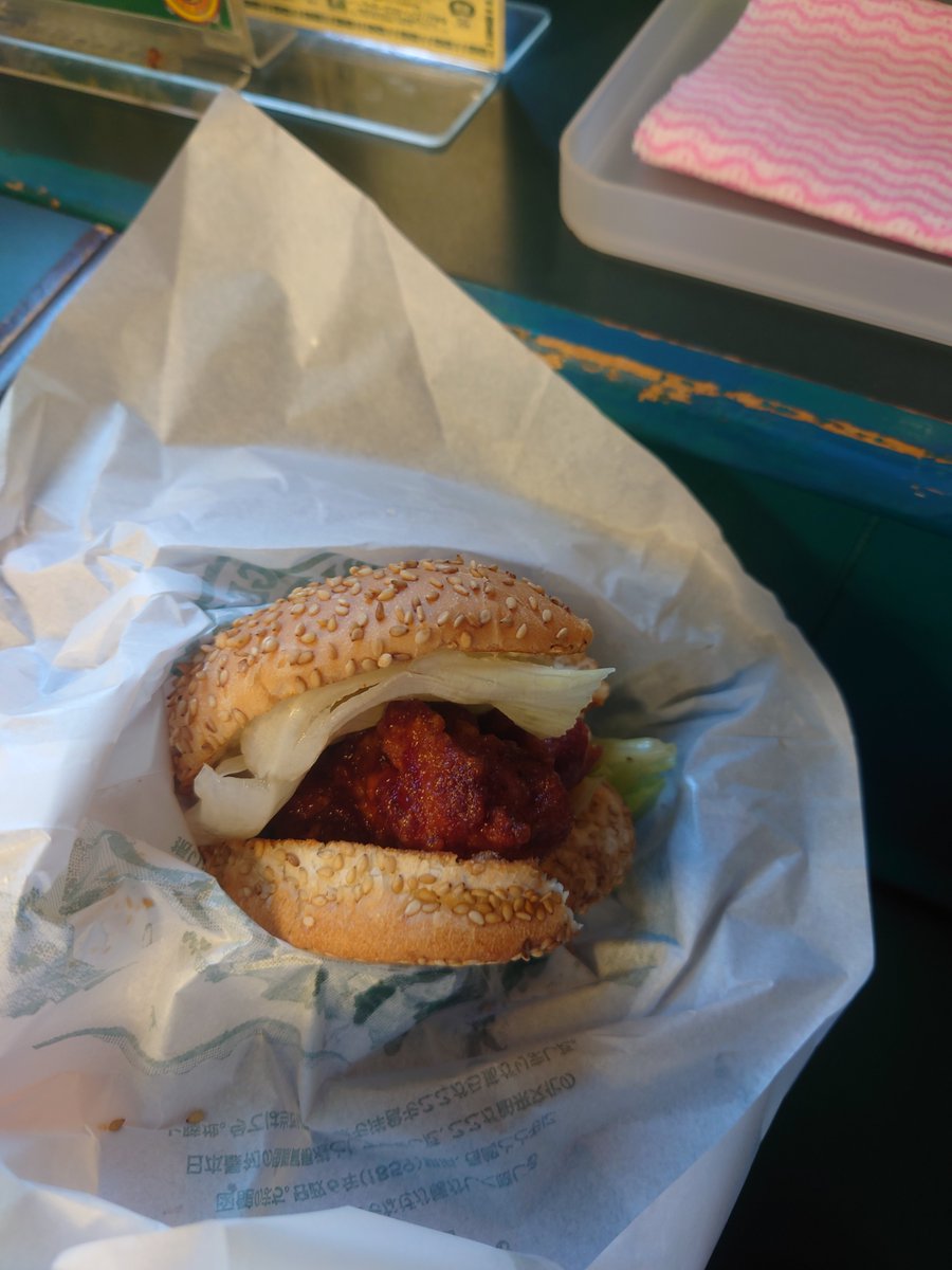AARadec's tweet photo. チャイニーズチキンバーガー https://t.co/ZEPVZBwD2d