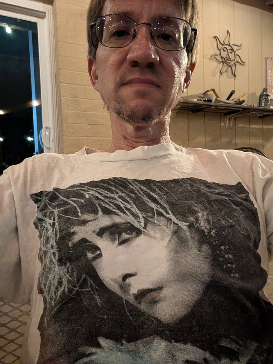 nlnotestine's tweet photo. Feeling nostalgic. Found my old 90's @siouxsieandtheb tee in my ceder chest which I haven't dug through since the 90s. https://t.co/LCexyZu6jb
