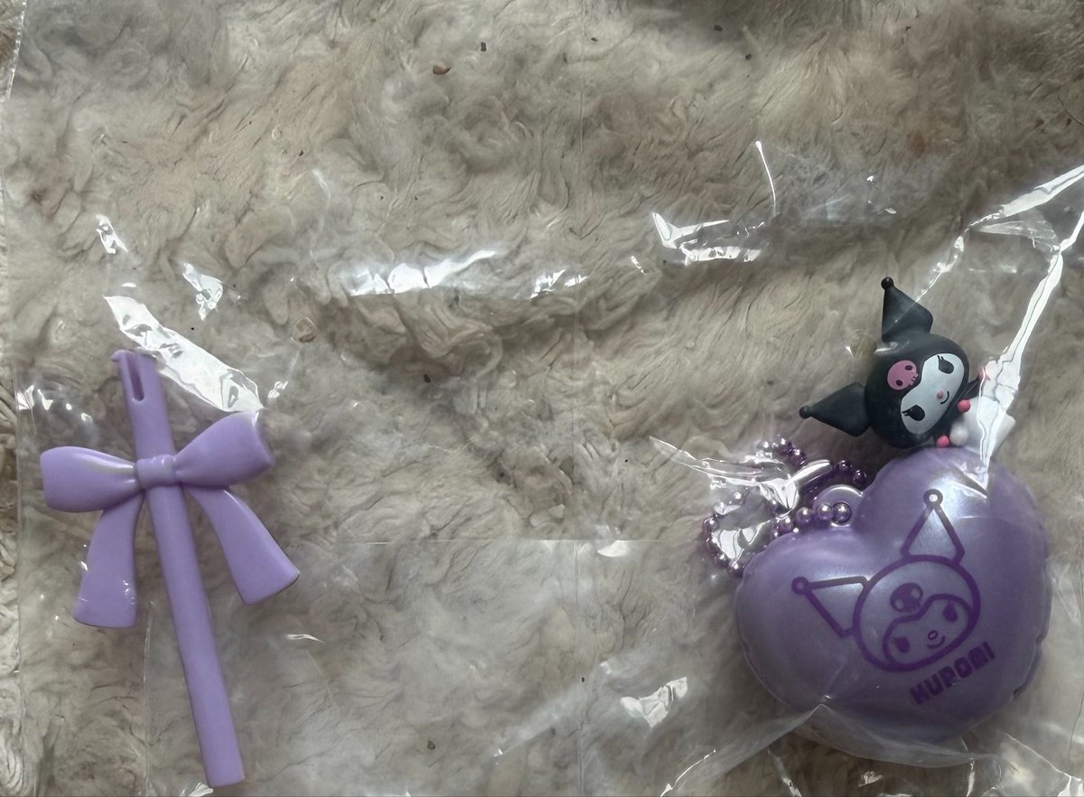 _hangyon_20's tweet photo. サンリオキャラクターズ バルーンポップチャーム&amp;グミ 
求バツ丸
譲クロミ

郵送での交換きぼうです。
# サンリオ
#交換 https://t.co/lZE6Bckojf