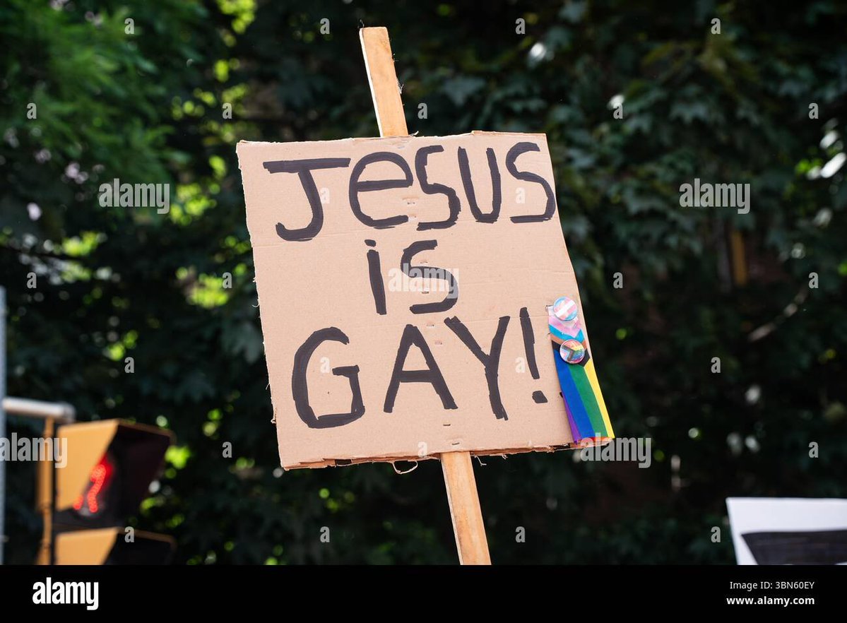 GSPgreatestever's tweet photo. @solomonisaac23 @Vii_boy2 Can you imagine a muslim callimg their lord gay lmfaoooo 😭😭🤣🤣 theres levels to this. https://t.co/NqrDelis7X