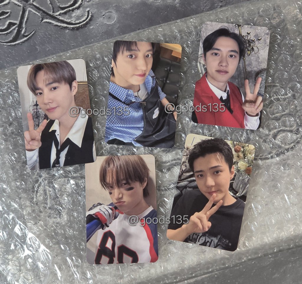 KogiEXOrealPC's tweet photo. WTS EXO REVERXE SG FANSIGN POB SET

 💰RM140 excluding local postage! 

- eta end of August (can combine)
- official from event
- selling in set only

🔚 fast payment needed https://t.co/gHRn8wjOlD