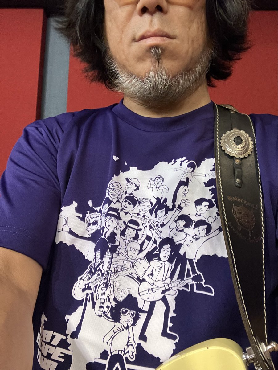 Magicalsixx's tweet photo. 本日キタシンイチ50thBD！

そんなこんなで再来週からのみんなで博多へ行こうツアーグッズ出来ました！

現地で少しでも出費を少なくする為に各バンドのライブ会場で先行販売します〜！

今回一応各バンドの推しカラーってのを作ってみました！

どのバンドがどのカラーかは今日のライブのMCで（笑） https://t.co/SMDUvcfkF0