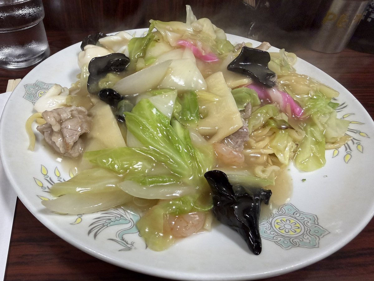 itaita555's tweet photo. 三軒茶屋、来来来で遅めのランチ🍜
そぼろ皿うどんをとても美味しく頂きました
此方の麺はパリパリじゃなくてもちっと太麺、スープに良くあいますね https://t.co/0FWNQBcvyb