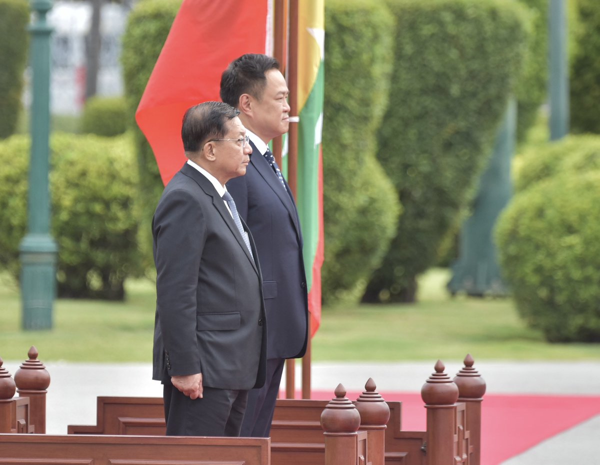 MayWongST's tweet photo. A win for #Myanmar's #MinAungHlaing as he walks the red carpet in #Bangkok #Thailand, 1 of the biggest economies in #ASEAN &amp; 1 of the founding nations of the regional grouping. This as he is still banned from @ASEAN leaders' meetings since Feb 2021 #coup. (Thai PMO pics) https://t.co/q9rQOXw1Cw