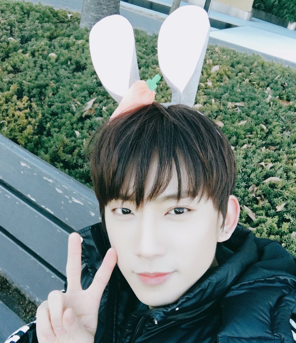 chan2daram's tweet photo. 거짓말이야 때 내가 제일 좋아했던 공찬식 셀카ㅠㅠ🐰
근데 이거 10년 전 맞아? 10일 전 같은데 https://t.co/RG15qCUxdb