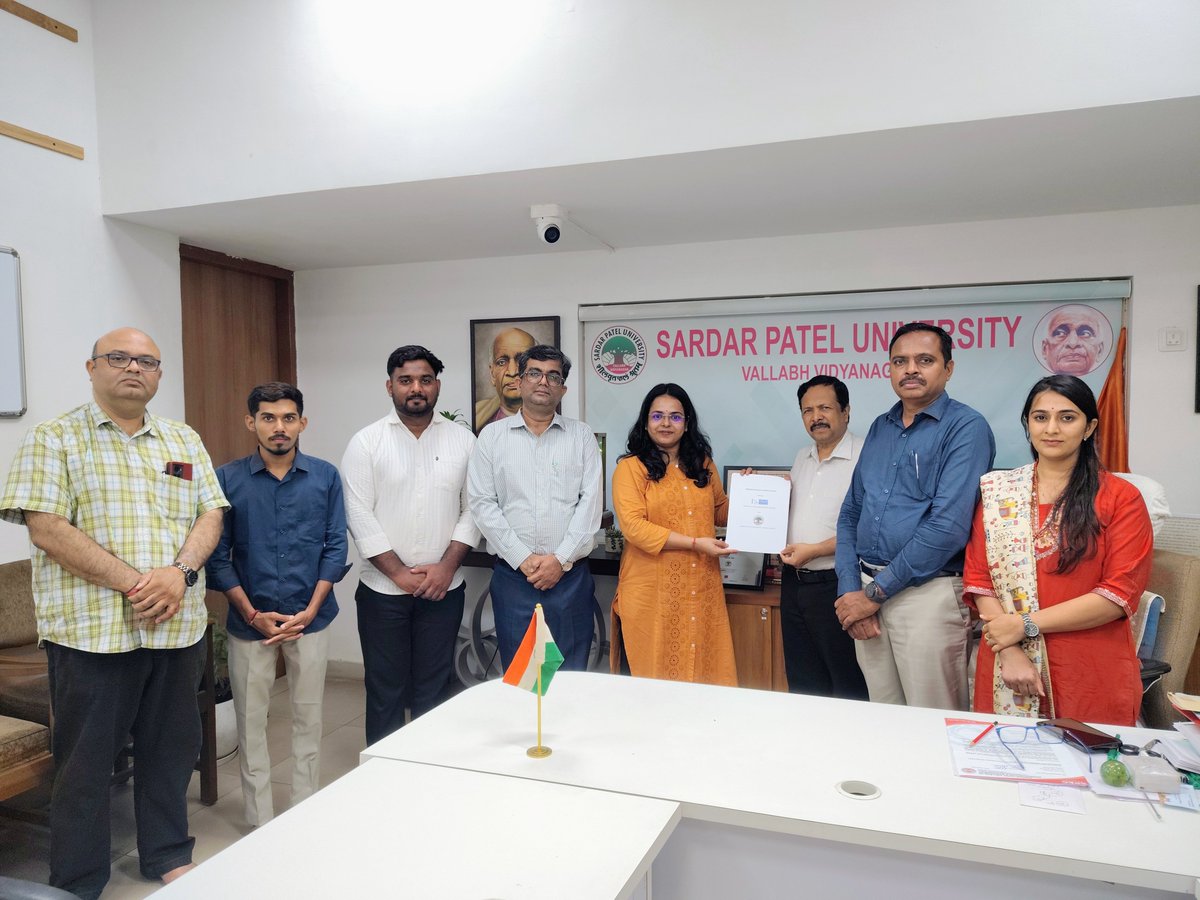 spunivgujarat's tweet photo. Students For Development, Gujarat signed an MoU with Sardar Patel University in the presence of Hon'ble Vice-Chancellor Prof. (Dr.) Niranjan Patel, Registrar Dr. Bhailalbhai P. Patel, SFD National Convener Kumari Payal Rai Ji, and Gujarat State Convenor Karansinh Rathod.
#SPU https://t.co/ZGElTpTptT