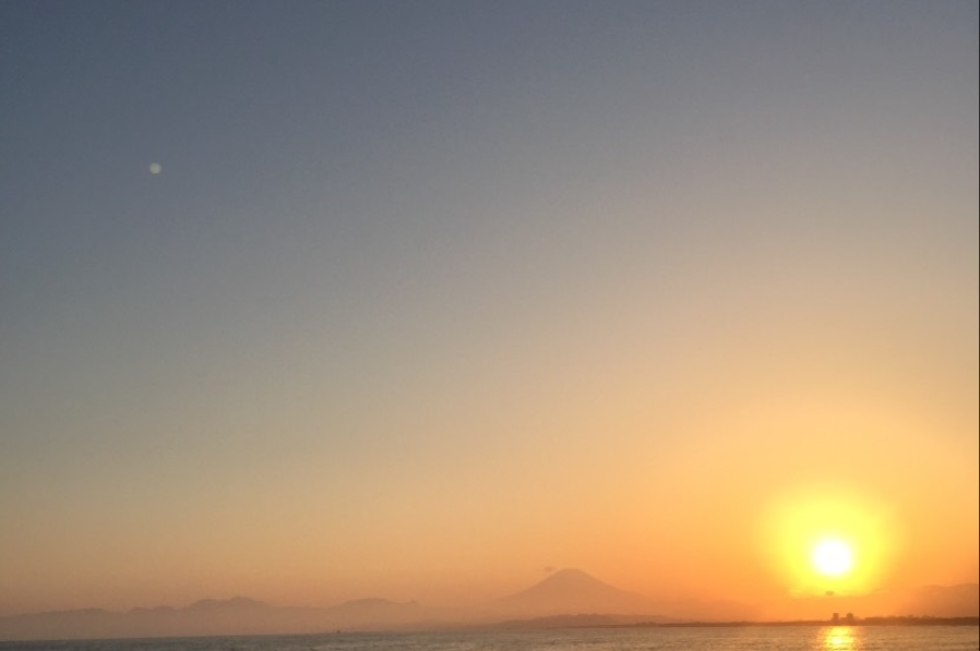 tsukami_PARK's tweet photo. 明日から新しい週が
スターティン👉🍎

まだまだ暑い日が
続いているので
思わず海へGO🚙
たくさん遊んだあとの
浜辺でのワンショット📷
あまりにも神々しくて🥹ｳﾙｳﾙ
来てよかった～💛

明日もお待ちしてまーす🙌
＃２４年目のおゆみ野
＃総台数５５８台
＃まぢかマジカ
ピーアークおゆみ野 https://t.co/0HZmzPuWnb