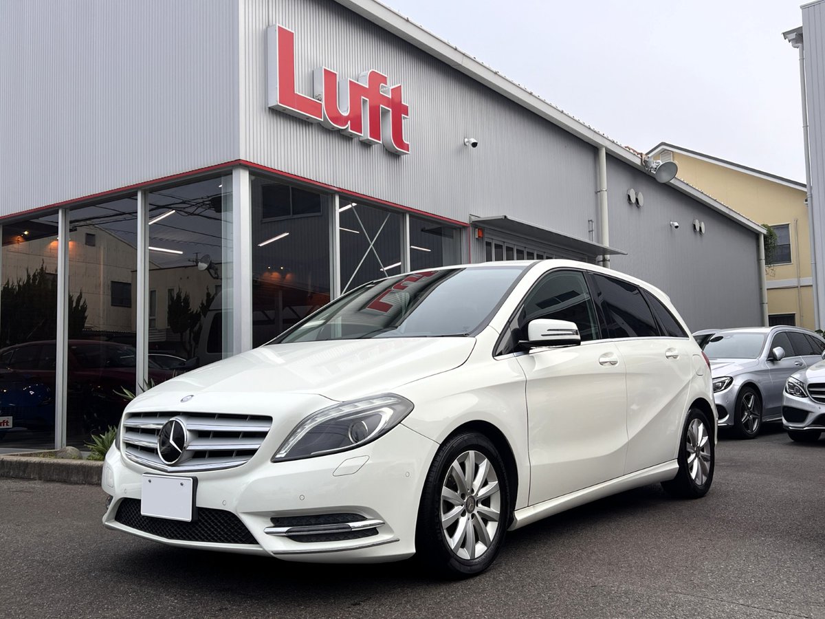 cyber_luft's tweet photo. 本日の更新はルフトからお客様へ『メルセデスベンツ B180 ブルーエフィシェンシー バリューパッケージ/2014』をご納車させて頂いたご紹介です。ルフト・スタッフ一同、感謝いたしております。今回も有難うございました。 https://t.co/ZGyp9GThVy