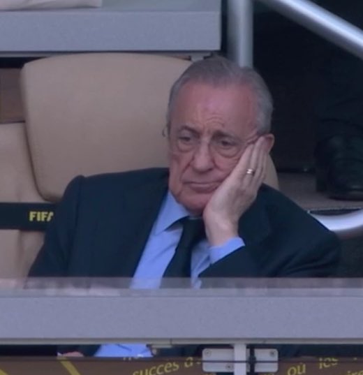 RMadrid_actu's tweet photo. 🚨💣 Le MERCATO du Real Madrid pourrait déjà être TERMINÉ. ✅🤯

😬 José Mourinho veut 2 TRANSFERTS DE PLUS : un milieu et un défenseur central.

❌ Mais le club N'ARRIVE PAS à faire PARTIR des joueurs pour libérer des places. @COPE https://t.co/3nfQ3IgAjs