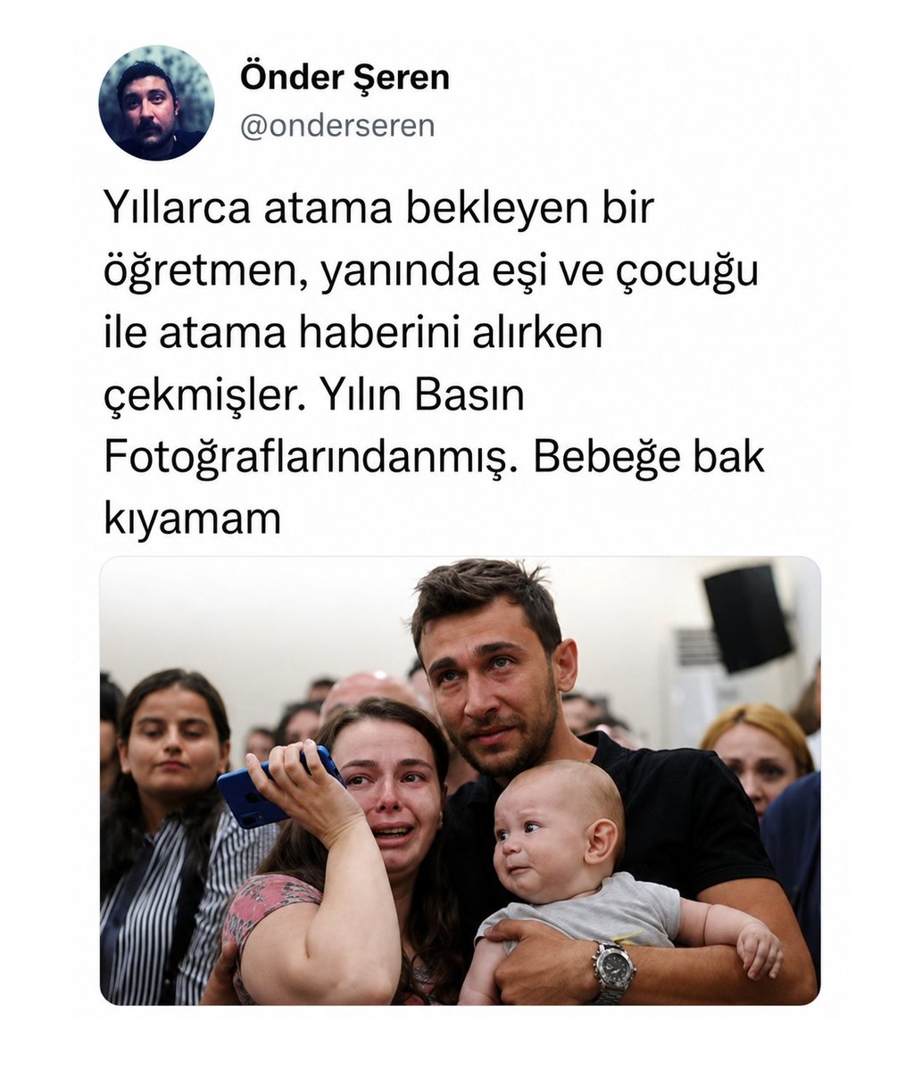 ogretmensitemiz's tweet photo. Eski ama çok anlamlı bir fotoğraf. Atama bekleyip o sevinci yaşayan herkes benzer duyguları yaşamıştır https://t.co/O5oDWfOk8X