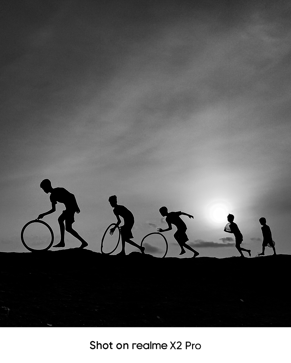FrancisRealme's tweet photo. The best photographs don't just capture a moment; they preserve real stories.

Stories of India's rich culture, the passion of young generation and their dreams, the daring spirit that we long to feel again — these real moments deserve to be frozen forever.

Huge congratulations to our Gold & Silver winners from India: @refined_pixel, @suhailsidiqbhat, Aungsanoo, & Sourav Ghosh for showing us the true power of photography.
#realmePhotographyAwards