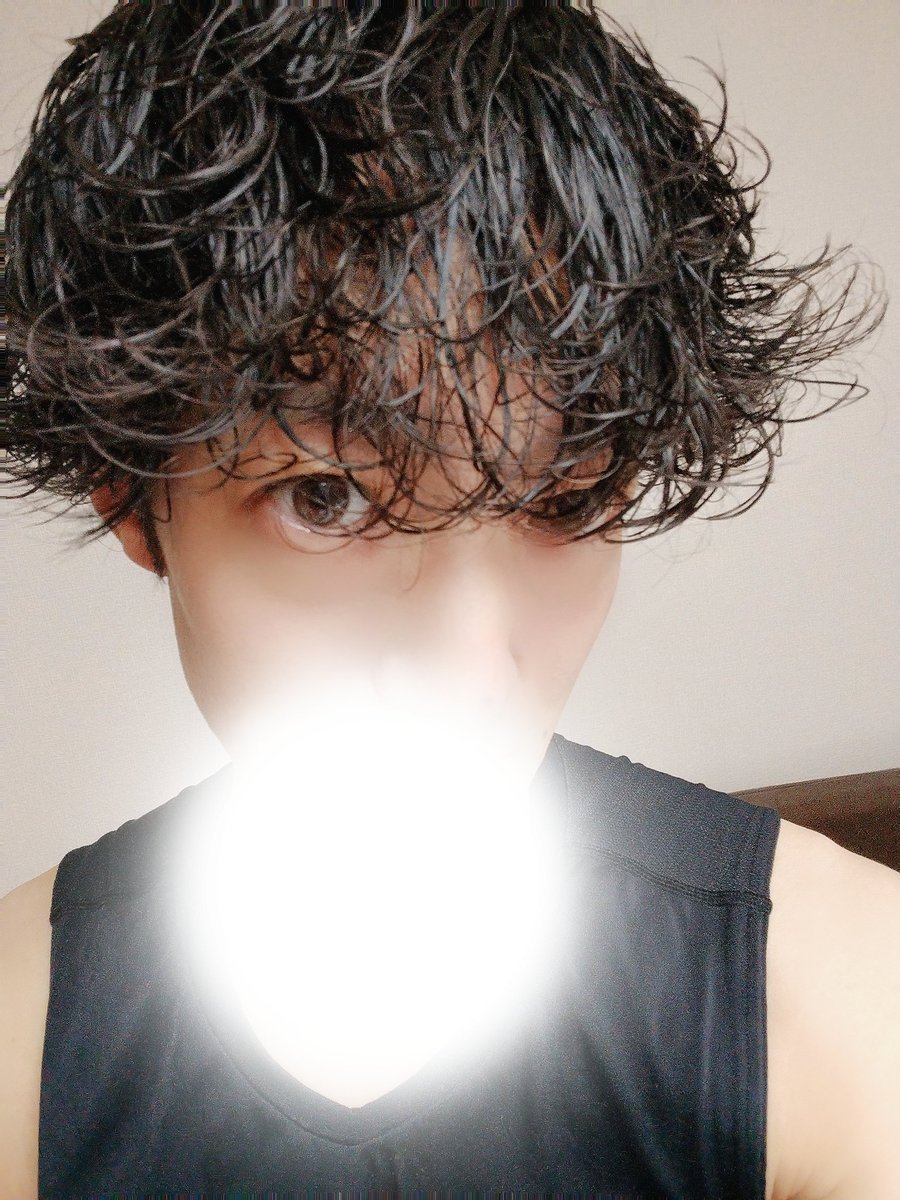 keishin_mkd's tweet photo. 仕事が終わってこれから出勤です。

夕方とはいえ纏わりつくような湿気と暑さですね😥

とはいえエアコンばかりにあたっているとそれはそれでダルくなってしまいます😣

そんな時はオイルマッサージおすすめですよ！

特にふくらはぎをほぐしていけば代謝も良くなりますのでぜひ！

もちろん他にも🤫 https://t.co/1YtmmEkGhS