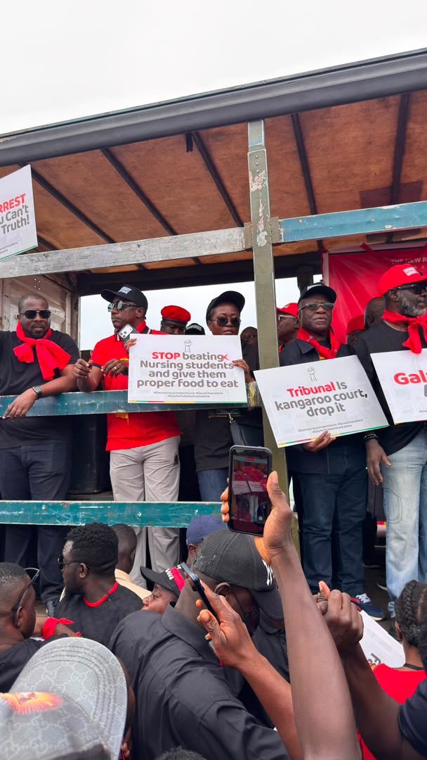 pht_team's tweet photo. Thousands have shown up to make their voices heard. A powerful display of civic engagement and the call to protect Ghana's democratic values.

#DemocracyUnderAttackDemo
#SaveGhanaNow
#SayNoToStateCapture  
#PHTStudiosNewsUpdate https://t.co/WAL5SKVkMV