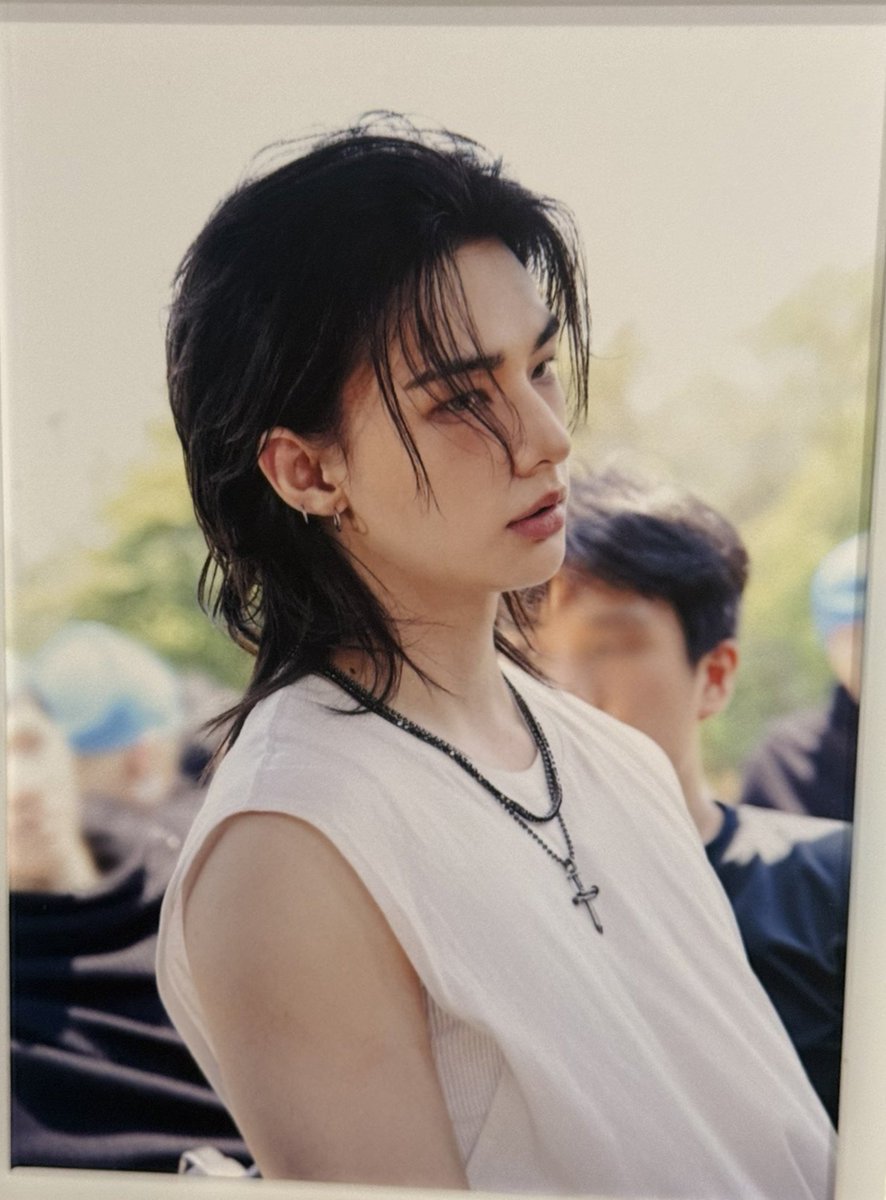hyunecafe's tweet photo. THESE HYUNJIN PICS OMG ??!! https://t.co/fWlHQksgeX