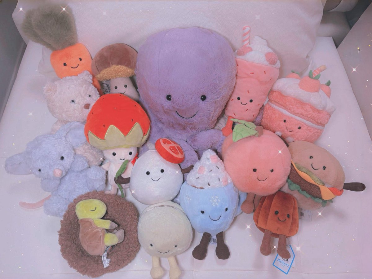 Nia_faintstar's tweet photo. Say hi to my jELLYCATs https://t.co/rlegwAZAqN
