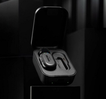 wirelessotoya2's tweet photo. 小さく、軽く、音は妥協しない。
MoveMic Oneは、わずか約8gの超小型ワイヤレスマイク。Shure MOTIVアプリと組み合わせれば、ゲインやEQ、ノイズ低減も調整でき、動画制作をさらに快適にします。
https://t.co/M4URZzPfWQ
#SHURE #MoveMic #ワイヤレスマイク #動画撮影 #サウンドハウス https://t.co/bAXnYktCHH